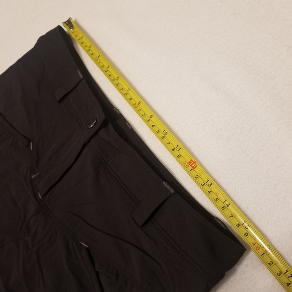 Salomon Wayfarer Skirt with Attached Shorts Outdoor Camping and Hiking Skort - Picture 11 of 13